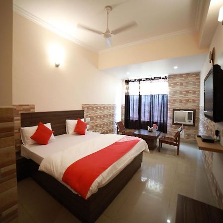 Oyo 15561 Corporate Villa จามมู ภายนอก รูปภาพ