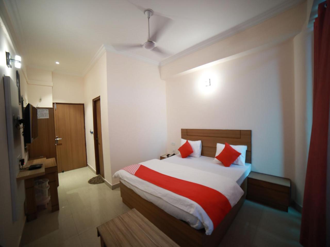 Oyo 15561 Corporate Villa จามมู ภายนอก รูปภาพ
